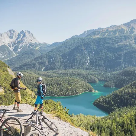 Haus Montana Διαμέρισμα *