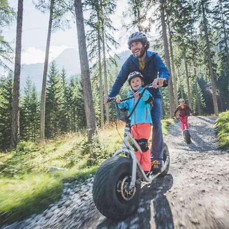 Haus Montana アパート